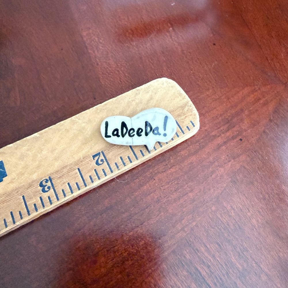 Vintage La Dee Da! brooch